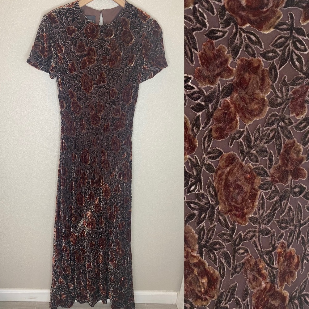 VINTAGE, RARE Kay Unger New York Crushed Velvet Scroll Floral Maxi Dress / 6